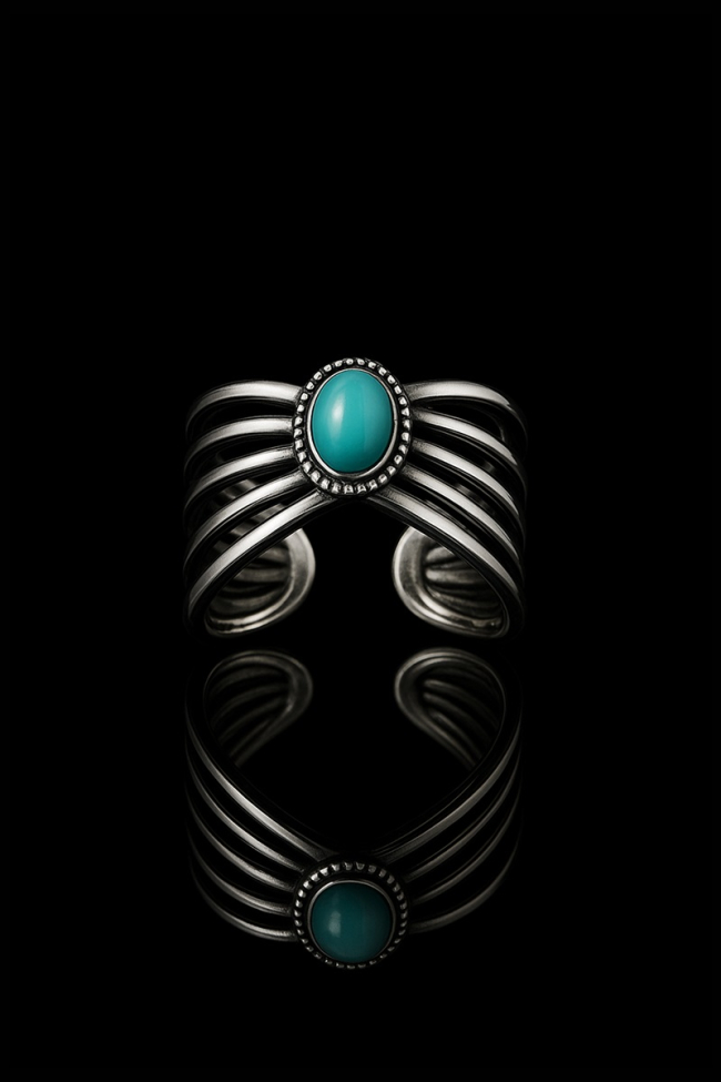 Γυναικείο ασημένιο δαχτυλίδι σεβαλιέ Turquoise Seal Ring με κεντρική πέτρα τιρκουάζ και ανάγλυφα σχέδια