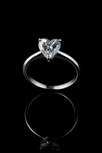 Γυναικείο ασημένιο δαχτυλίδι 925 Crystal Heart Ring με κεντρική πέτρα κρύσταλλο σε σχήμα καρδιάς
