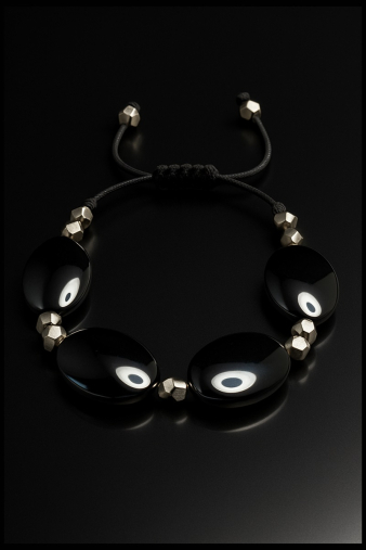Unisex βραχιόλι Μαύρη Ισορροπία - Black Balance Bracelet με μαύρες πέτρες σε minimal σχεδιασμό που αποπνέει δυναμισμό και αρμονία.